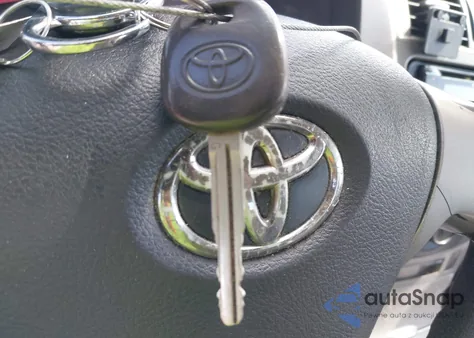 2011 Toyota Corolla Le z USA, uszkodzony, nr VIN JTDBU4EE3B9147713